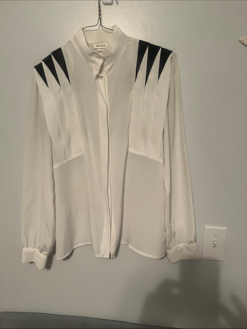Nicola Color Block Blouse in White & Black - Picture 1 of 2
